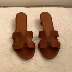 Hermes Oasis Sandals Sz 38 Brown